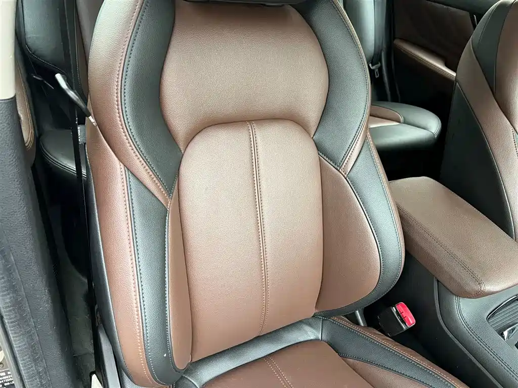 Dongfeng Fengshen AX7 2018 Classic 1.6T Automatic Elite