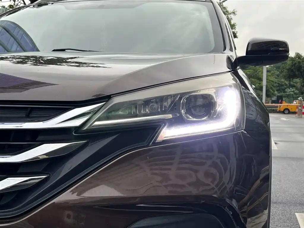 Dongfeng Fengshen AX7 2018 Classic 1.6T Automatic Elite