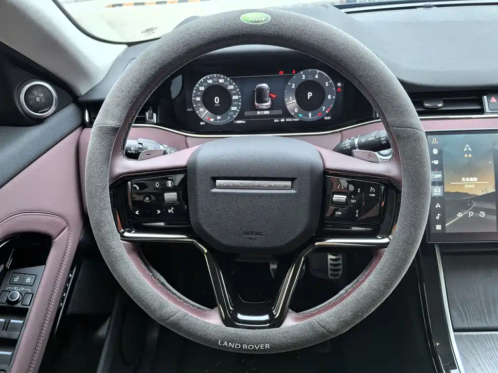 Range Rover Evoque L 2024 SE