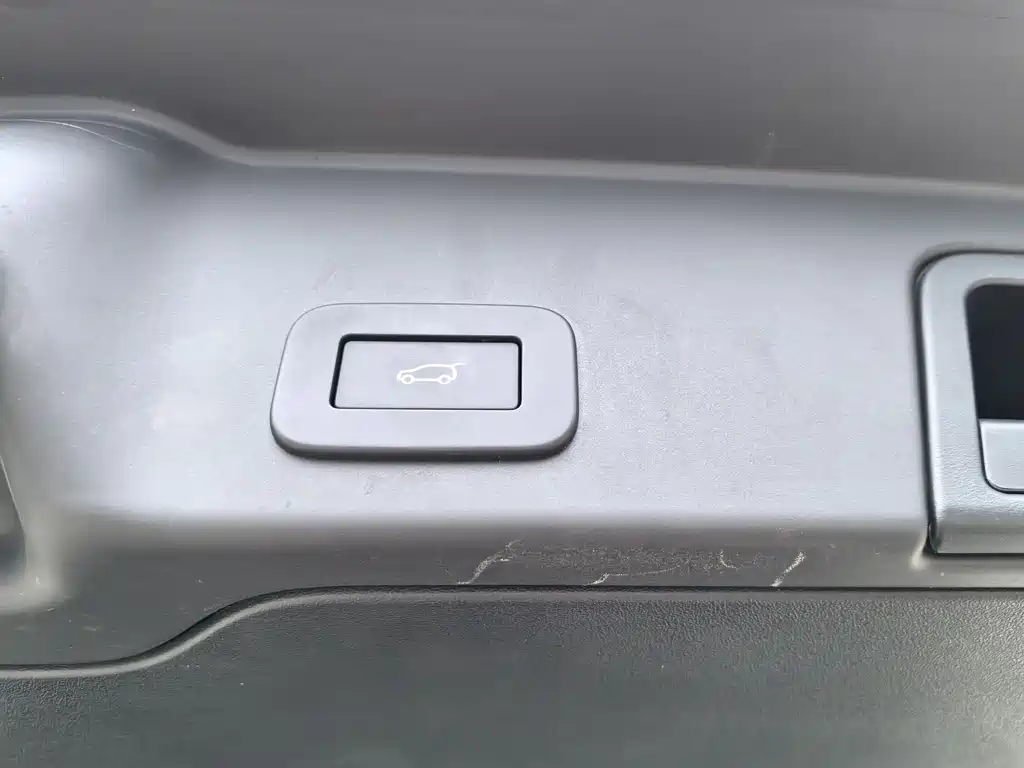 Range Rover Evoque L 2024 SE