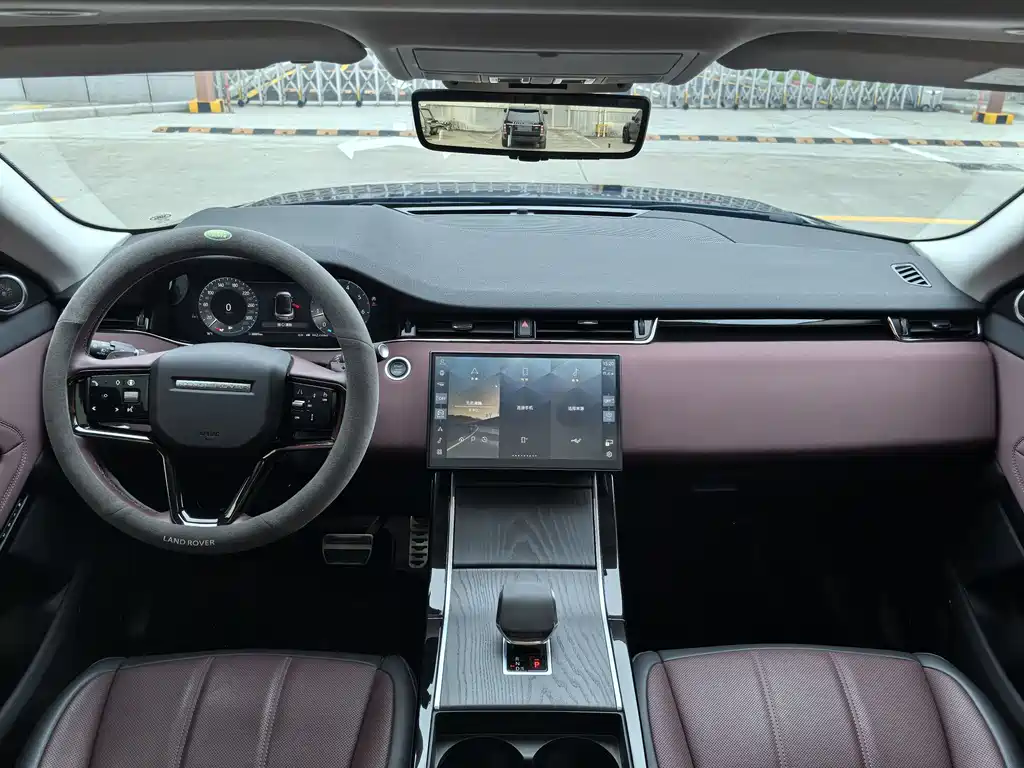 Range Rover Evoque L 2024 SE