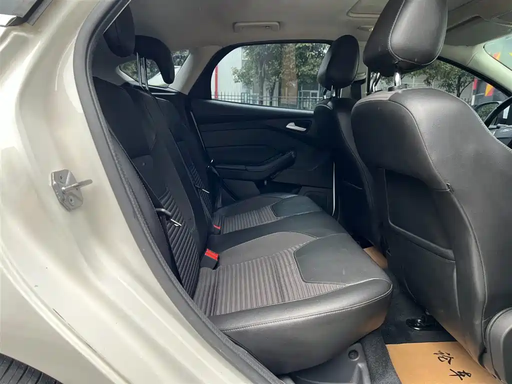 Ford Focus 2018 Hatchback Classic EcoBoost 180 Auto Elite Trim