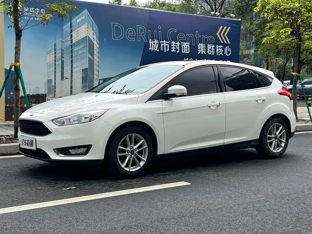 Ford Focus 2018 Hatchback Classic EcoBoost 180 Auto Elite Trim