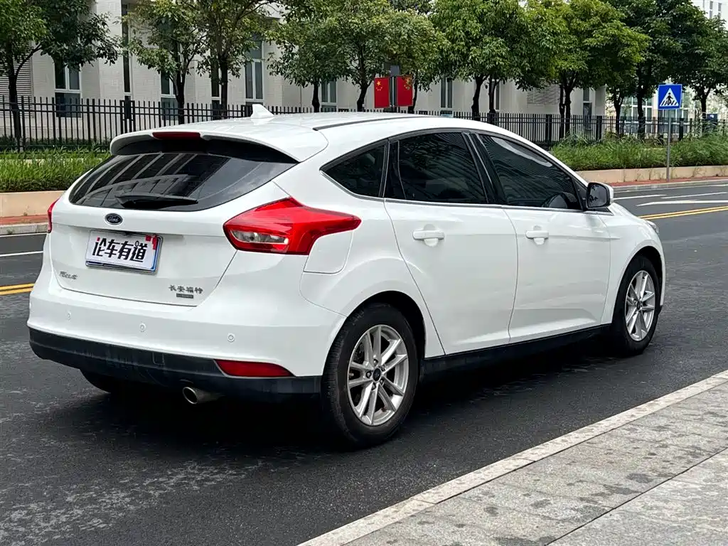 Ford Focus 2018 Hatchback Classic EcoBoost 180 Auto Elite Trim