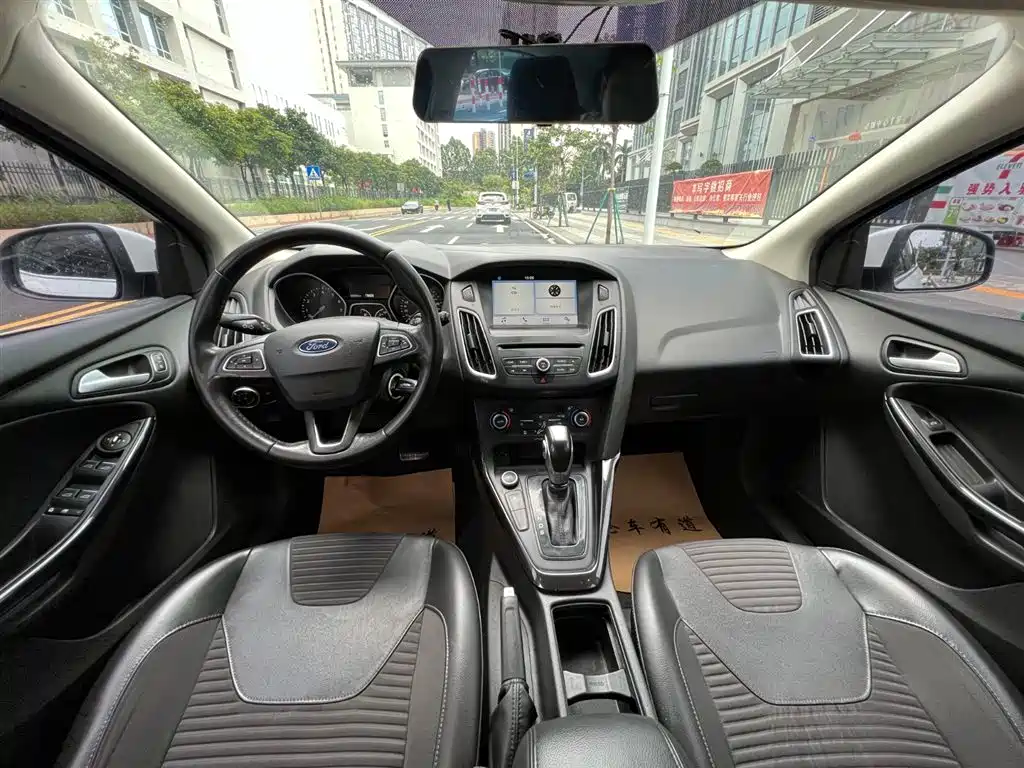 Ford Focus 2018 Hatchback Classic EcoBoost 180 Auto Elite Trim