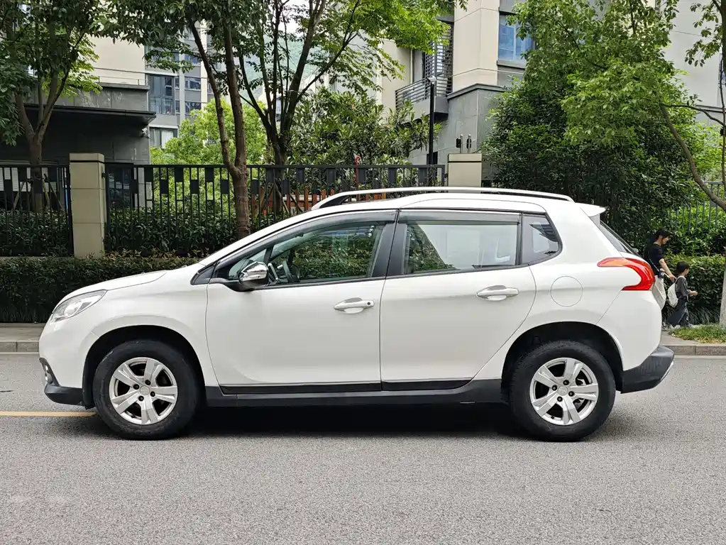 Peugeot 2008 2015 1.6L Automatic Play Cool Edition