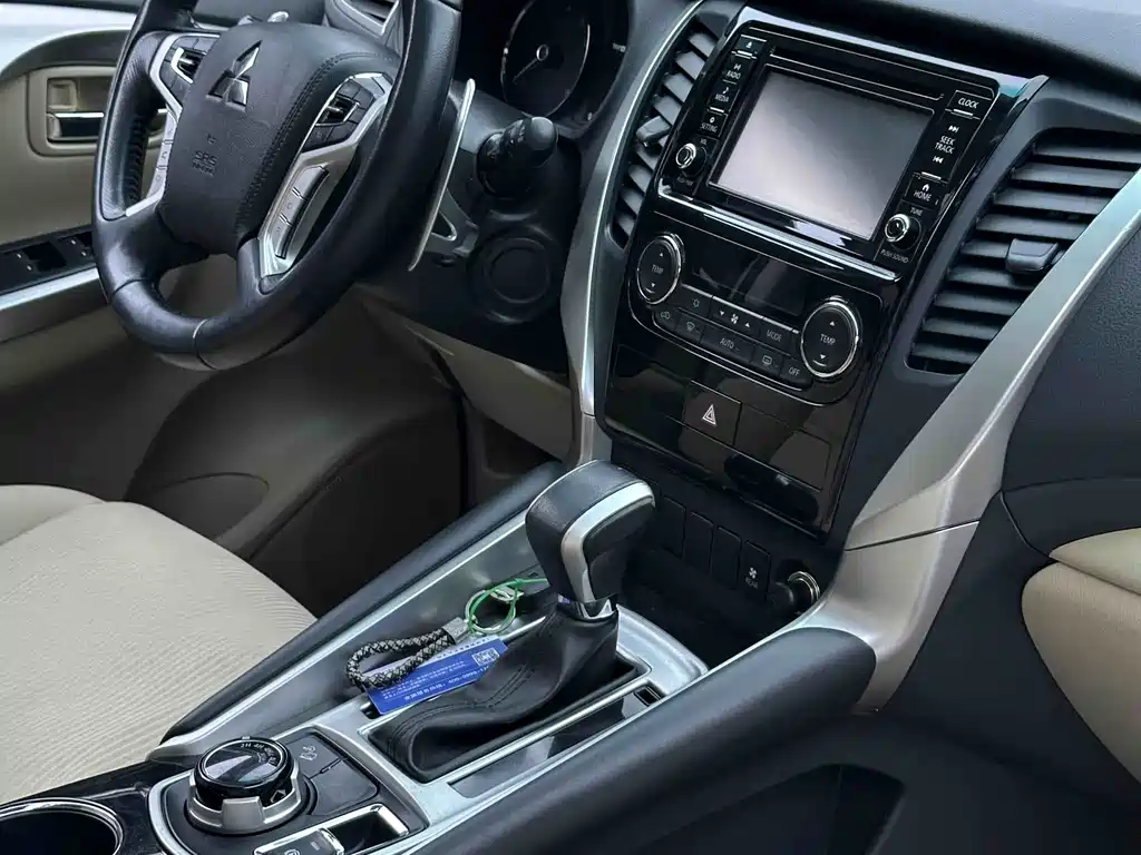 Mitsubishi Pajero 2019 3.0L Middle East Edition