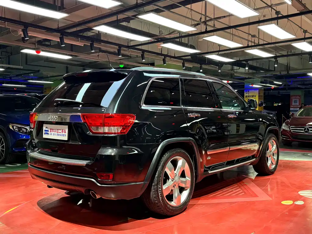 Jeep Grand Cherokee 2012 3.6L Flagship Edition