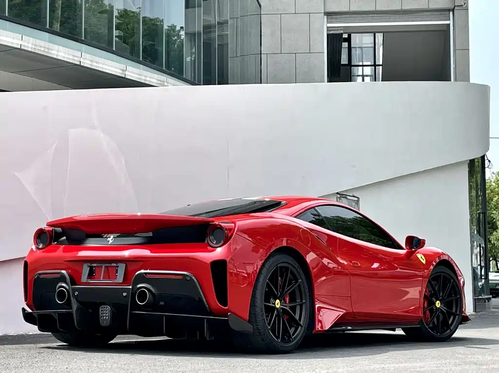 Ferrari 488 Pista