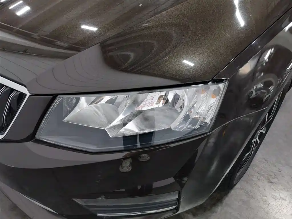Skoda Octavia 2017 1.6L Automatic Zhixing Edition
