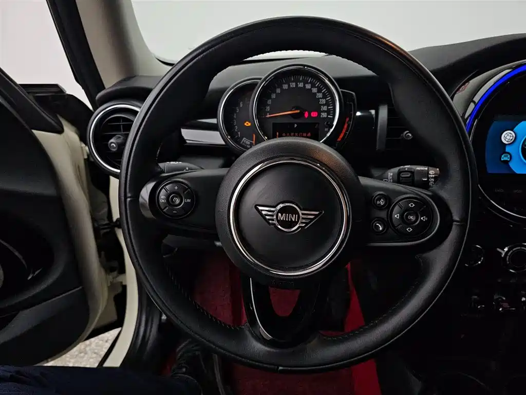 MINI 2021 1.5T ONE PLUS