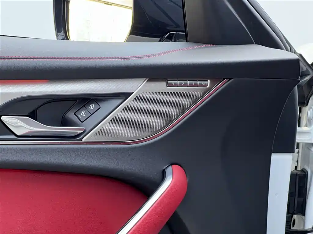 Jaguar F-PACE 2024 P250 R-Dynamic SE