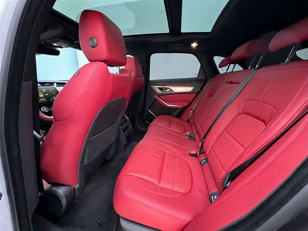 Jaguar F-PACE 2024 P250 R-Dynamic SE