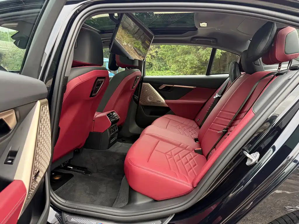 BMW 5 Series 2025 530Li Premium M Sport Package - фото 11