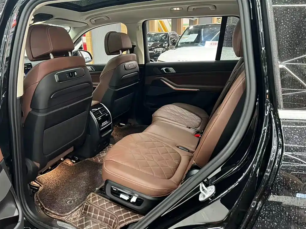 BMW X7 2023 xDrive40i Leading Edition Luxury Package