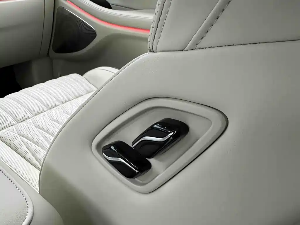 Voyah Dreamer 2024 PHEV Ultra-Long Range Flagship Edition