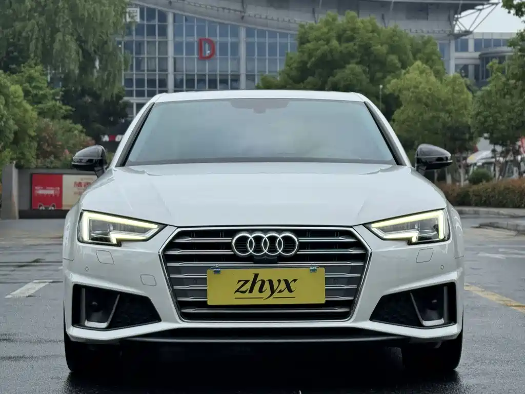 Audi A4L 2018 30th Anniversary Edition 45 TFSI quattro Sport