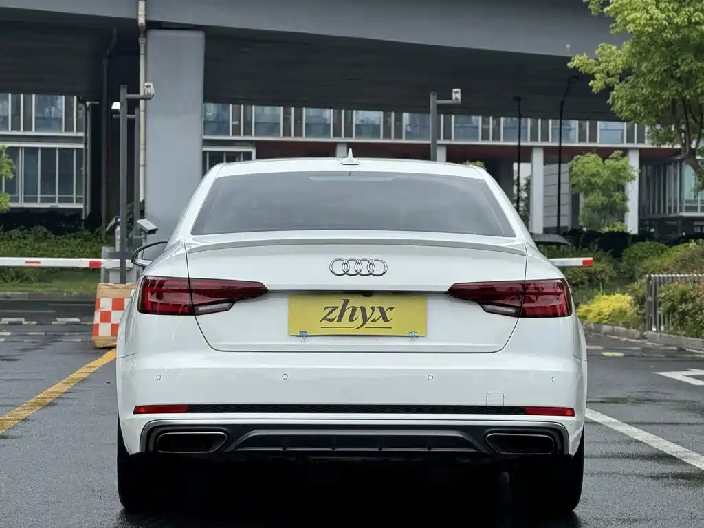 Audi A4L 2018 30th Anniversary Edition 45 TFSI quattro Sport