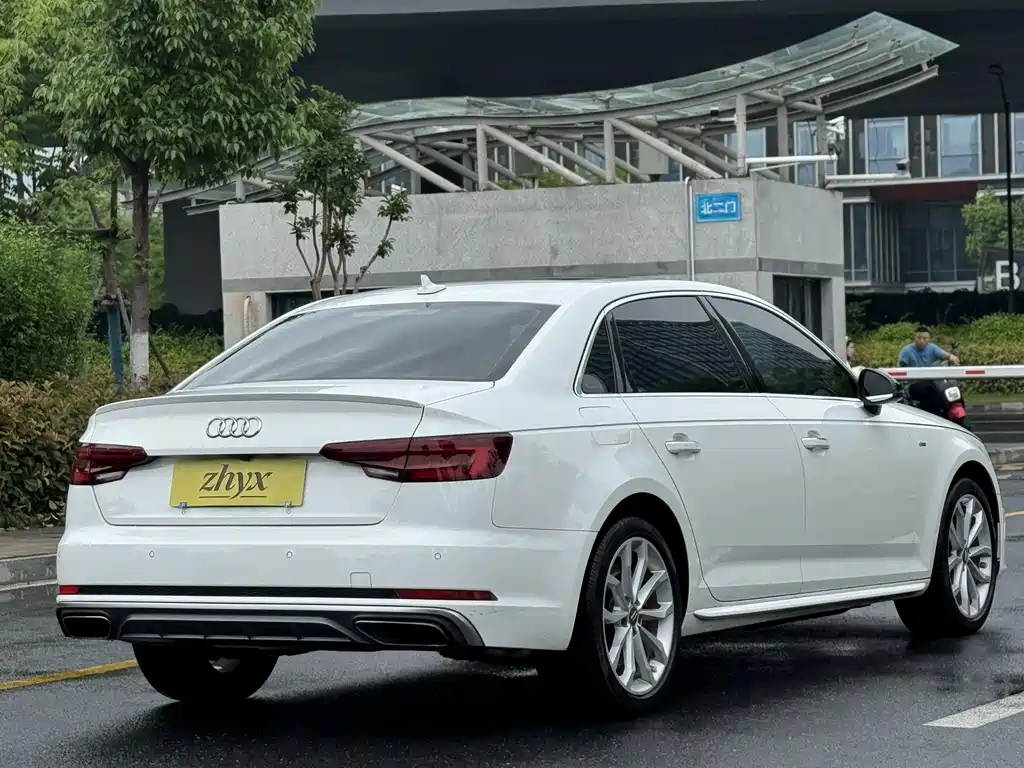 Audi A4L 2018 30th Anniversary Edition 45 TFSI quattro Sport