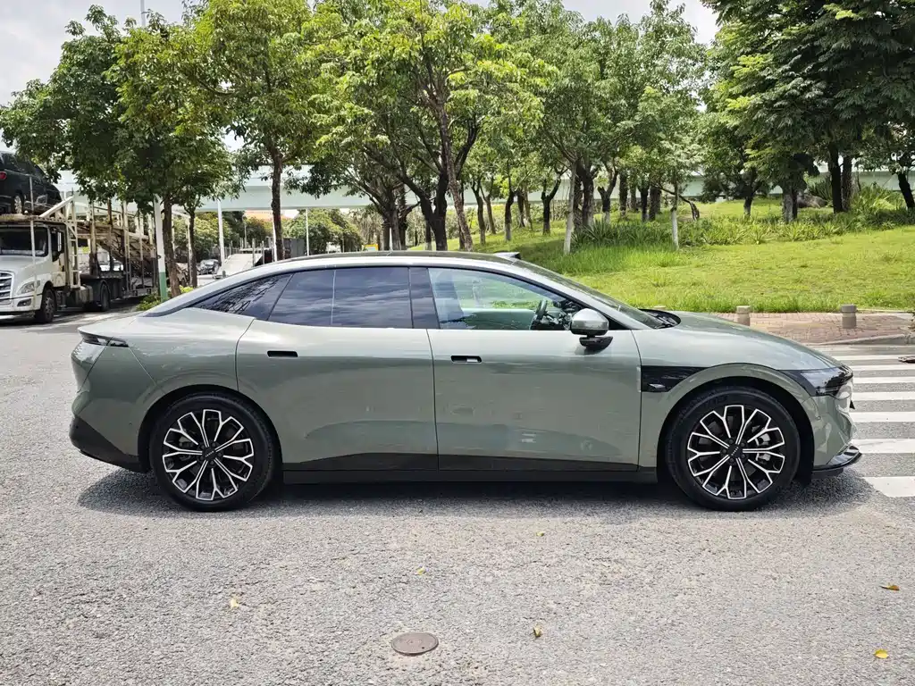 Zeekr 007 2025 Long Range AWD Intelligent Driving Edition 100kWh