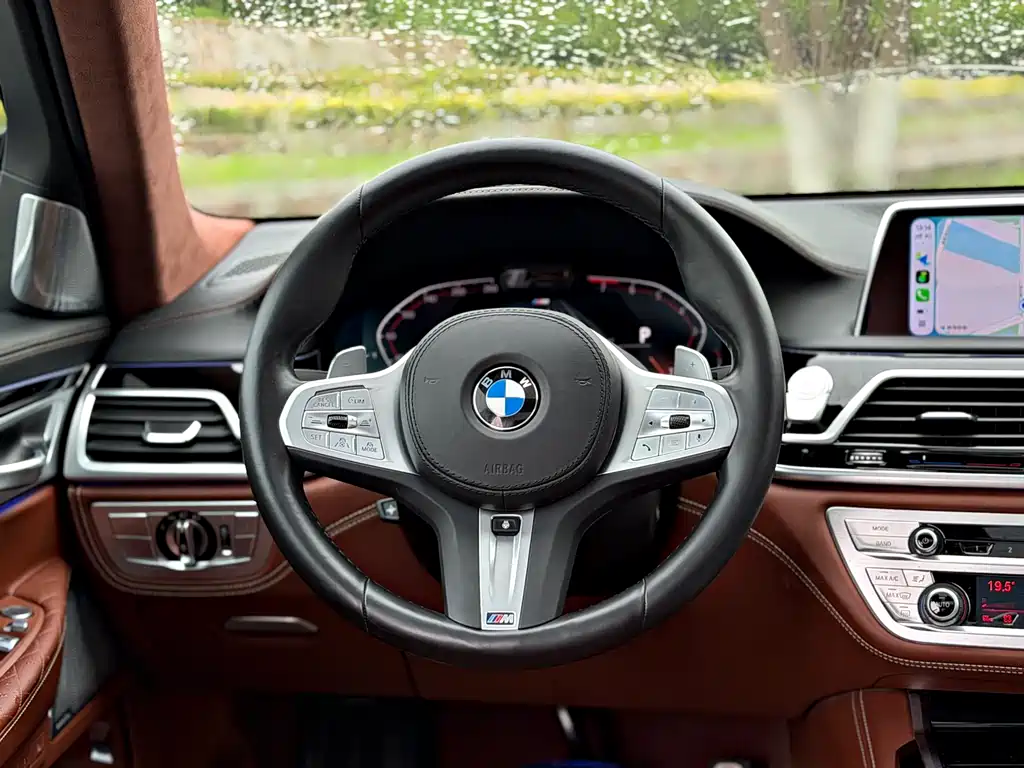 BMW 7 Series 2021 740Li xDrive Executive M Sport Package - фото 9