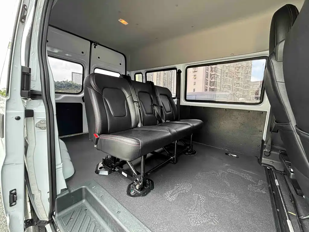 JMC Fushun 2023 2.0T Manual Short Wheelbase Medium Roof Commercial Multi-Purpose Vehicle 6-Seater