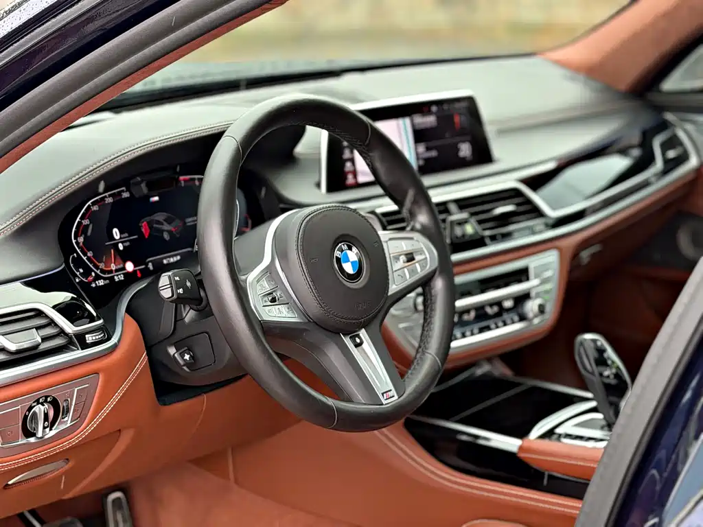 BMW 7 Series 2021 740Li xDrive Executive M Sport Package - фото 4