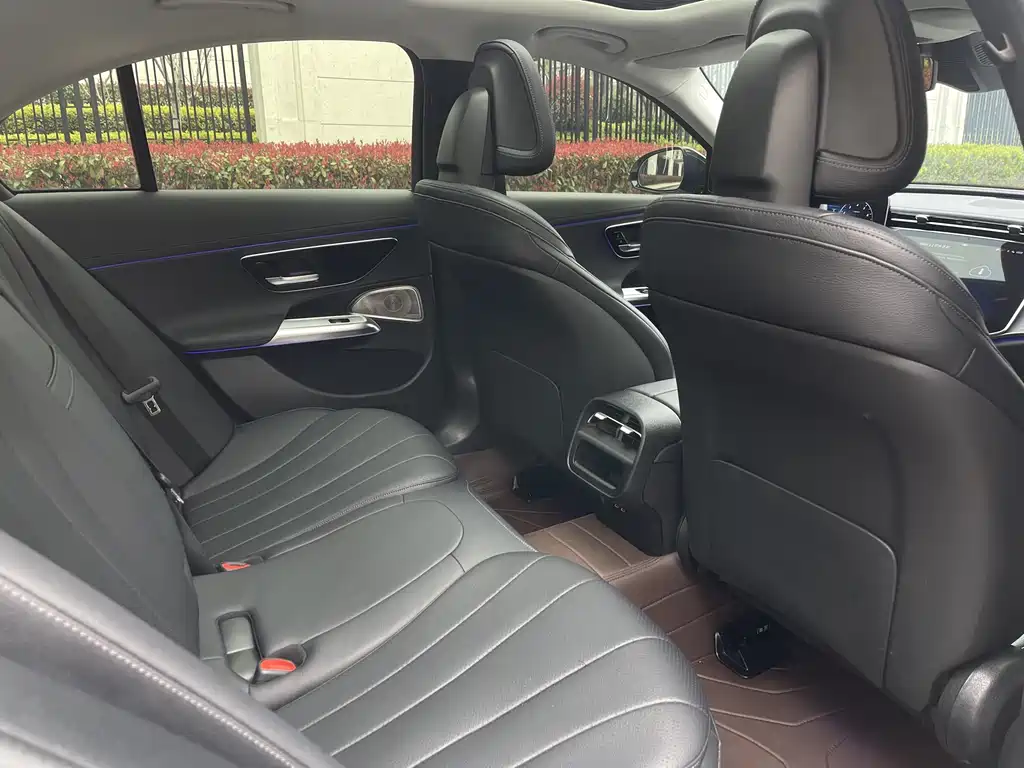Mercedes-Benz E-Class 2024 E 300 Fashion Sports Edition