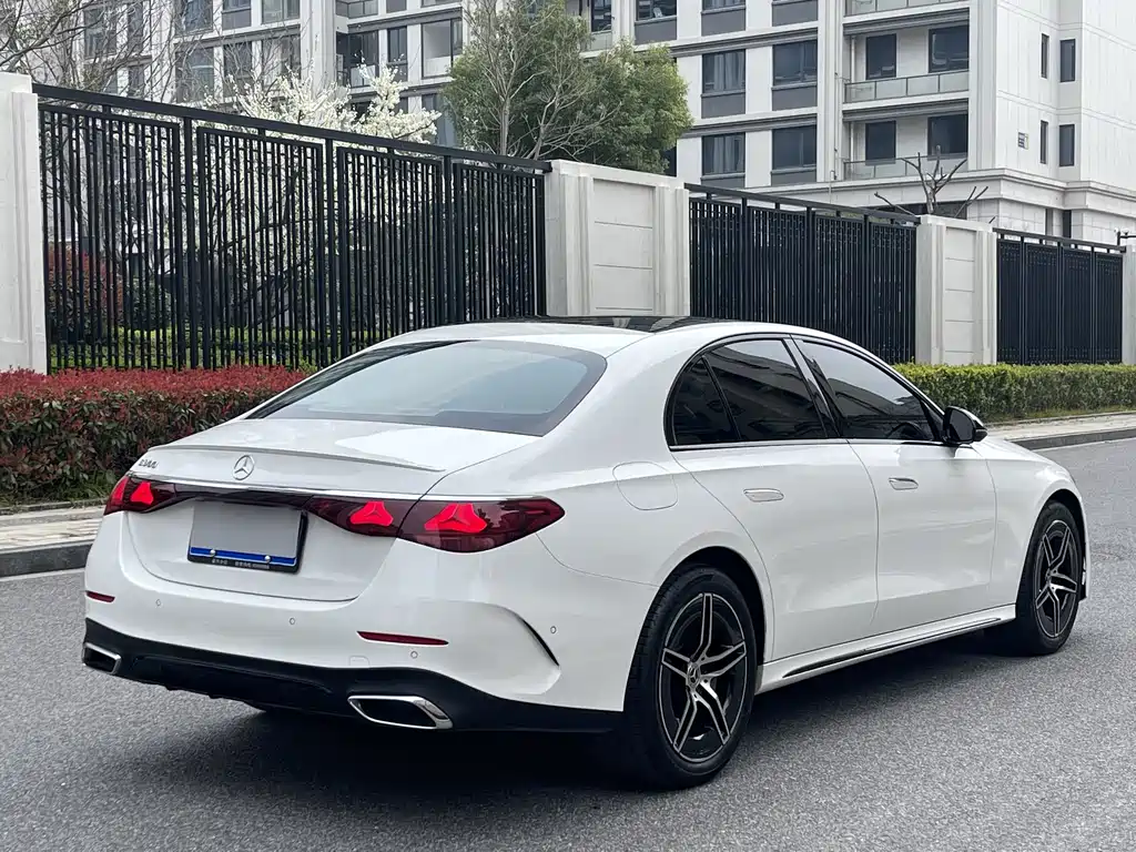 Mercedes-Benz E-Class 2024 E 300 Fashion Sports Edition