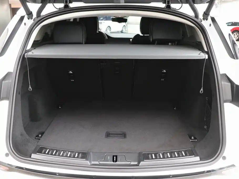 Range Rover Evoque L 2024 SE