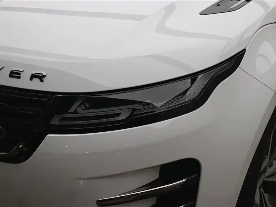 Range Rover Evoque L 2024 SE