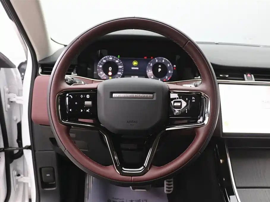 Range Rover Evoque L 2024 SE