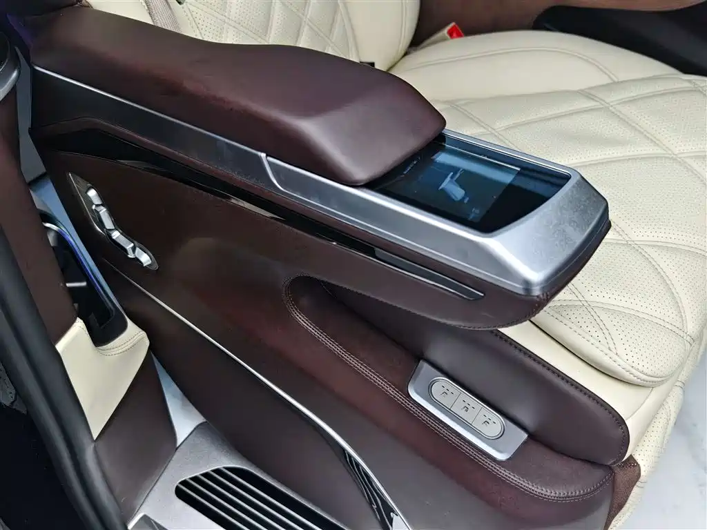Mercedes-Benz Vito 2023 2.0T Business Edition 7-Seater