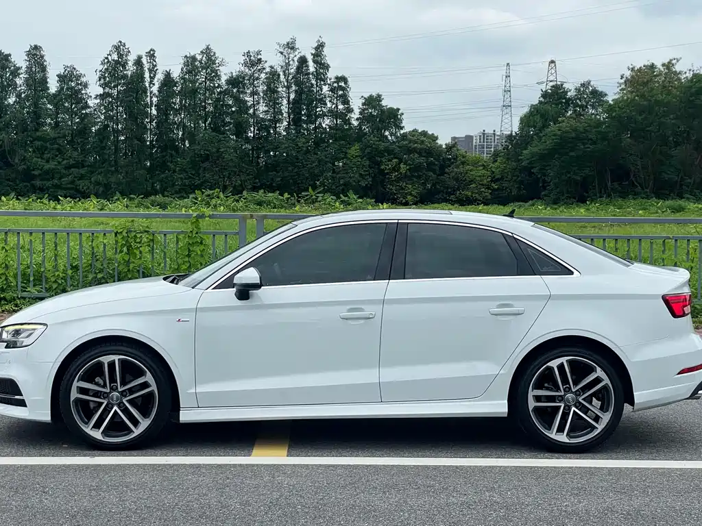 Audi A3 2020 Limousine 35 TFSI Sport China VI