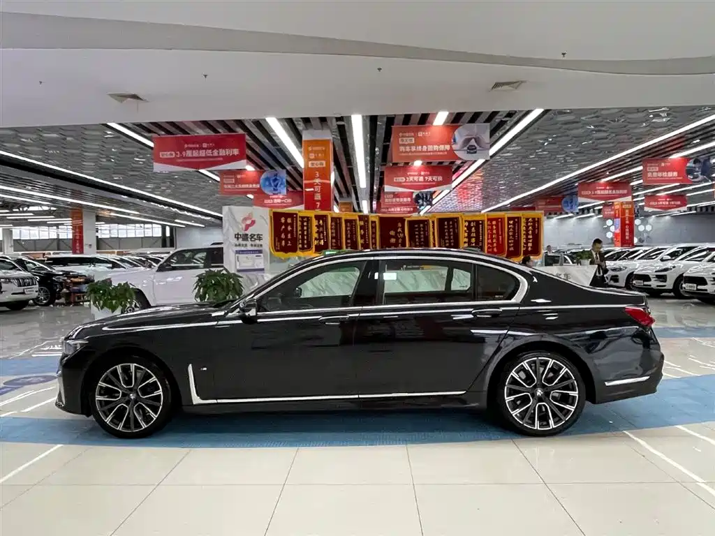 BMW 7 Series 2019 740Li xDrive Executive M Sport Package