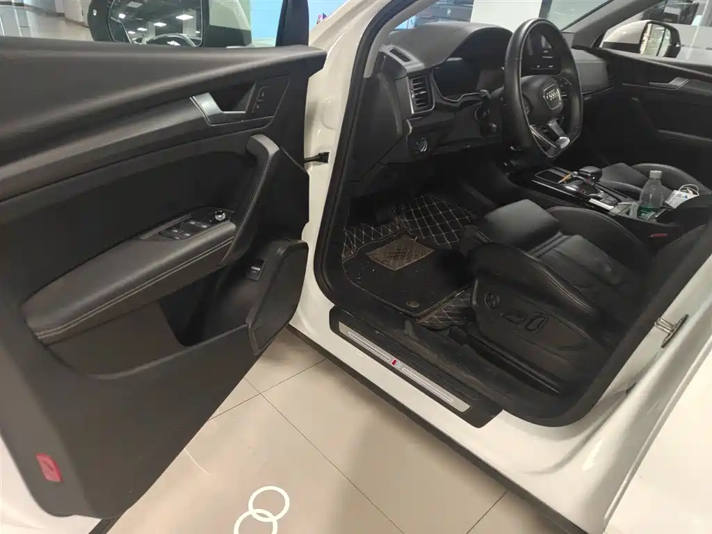 Audi Q5L 2022 40 TFSI Luxury Dynamic Edition
