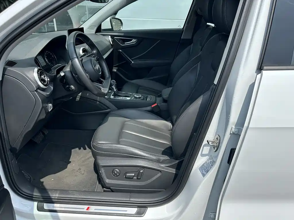 Audi Q2L 2024 35 TFSI Fashion Dynamic Edition