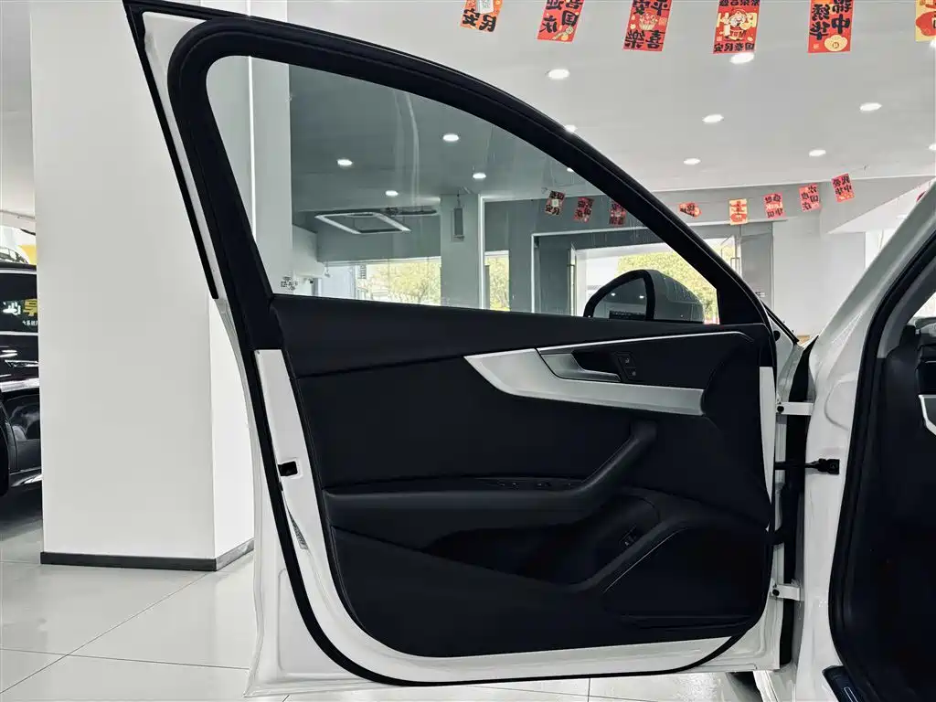 Audi A4L 2022 40 TFSI Fashion Dynamic