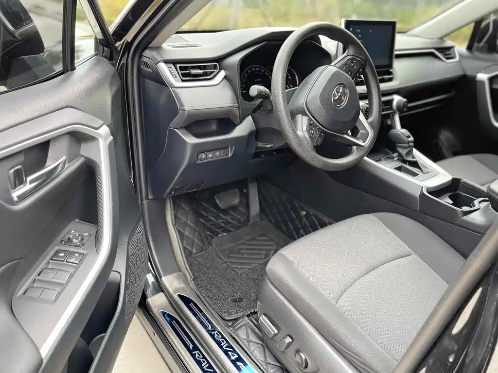 Toyota RAV4 2021 2.0L CVT FWD Style Edition