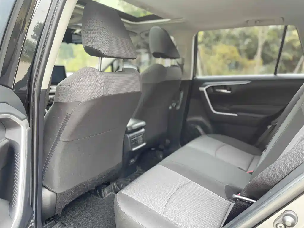 Toyota RAV4 2021 2.0L CVT FWD Style Edition
