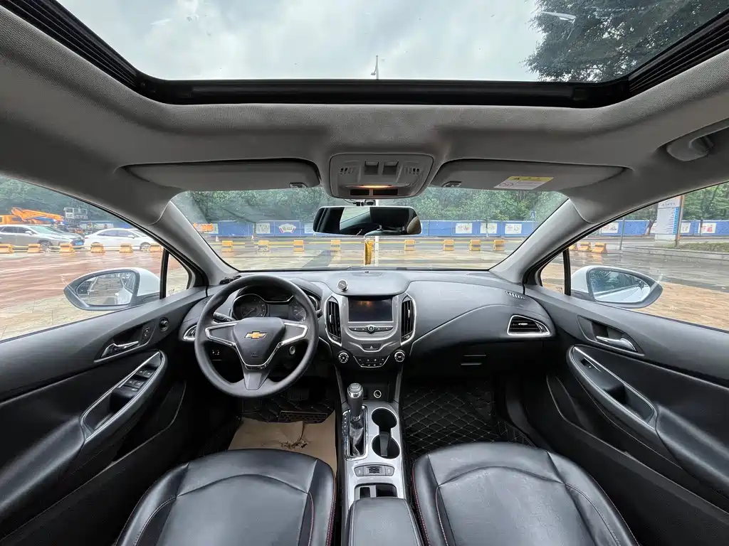 Chevrolet Cruze 2017 1.5L Auto Pioneer Sunroof Edition