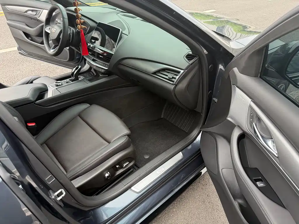 Cadillac CT5 2021 28T Leading Sport
