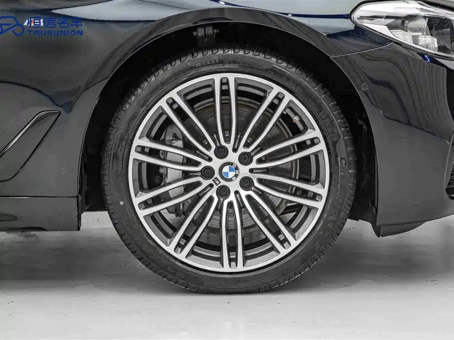 BMW 5 Series 2019 530Li Leading Edition M Sport Package