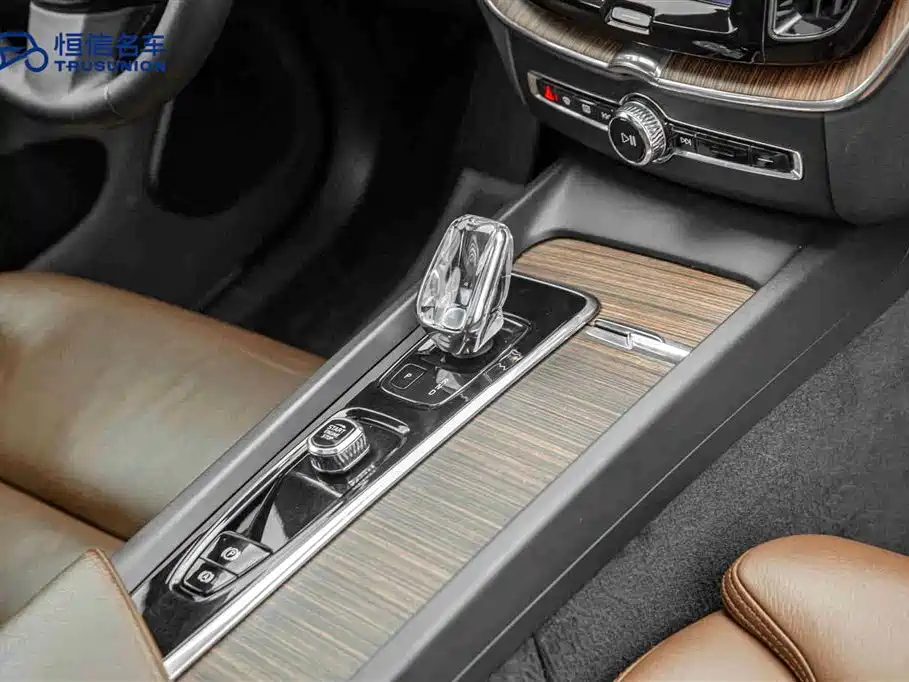 Volvo XC60 2022 B5 AWD Inscription