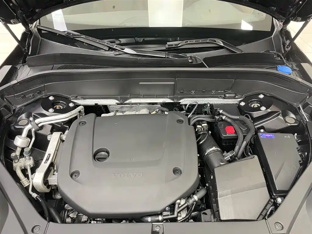 Volvo XC90 2024 B6 Momentum 7-Seater