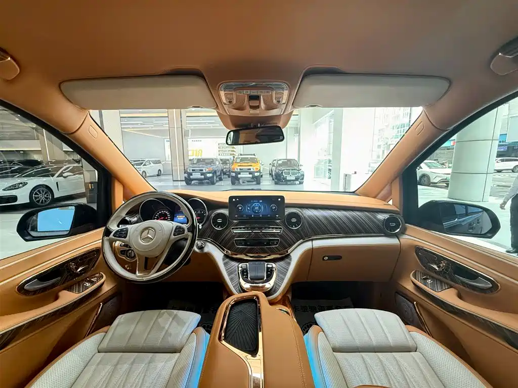 Mercedes-Benz V-Class 2024 V260 L High Roof Custom Edition
