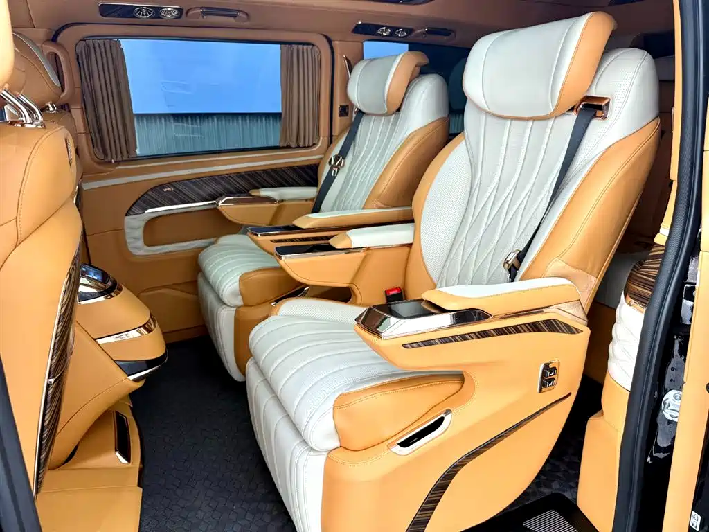 Mercedes-Benz V-Class 2024 V260 L High Roof Custom Edition