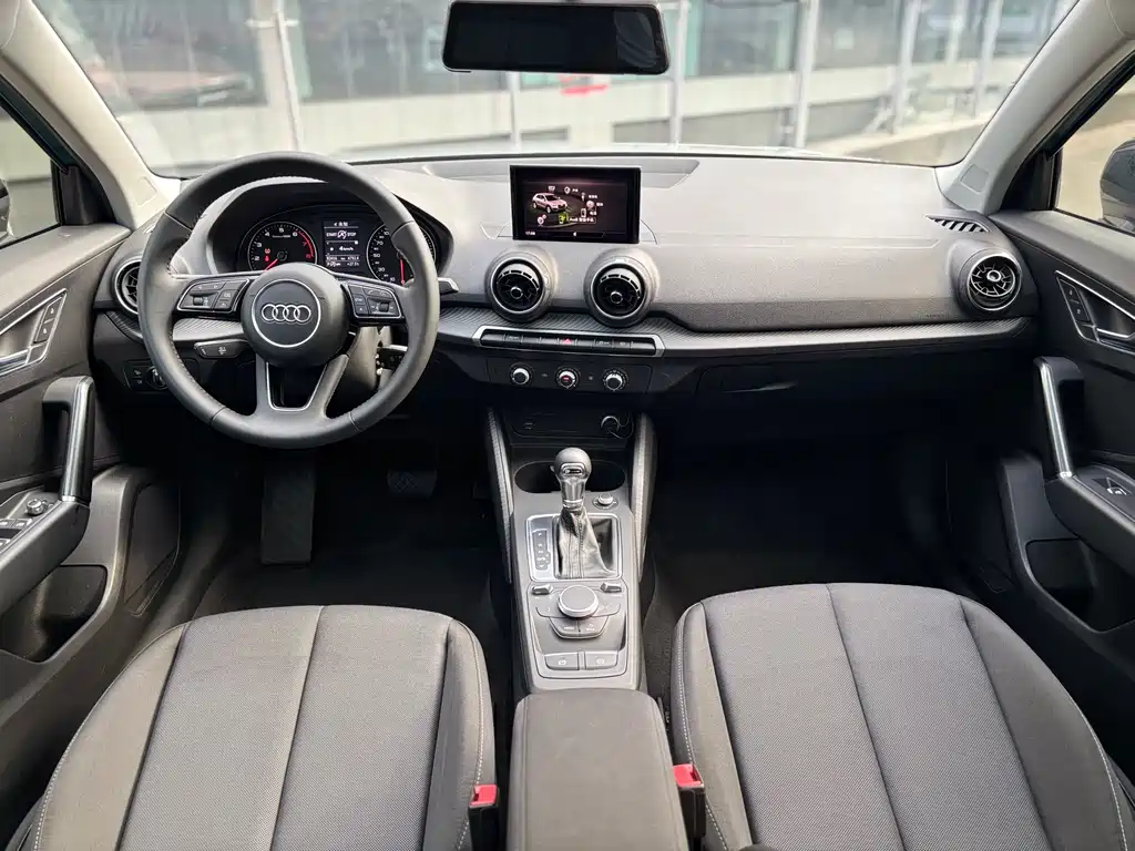 Audi Q2L 2018 35 TFSI Launch Edition China VI