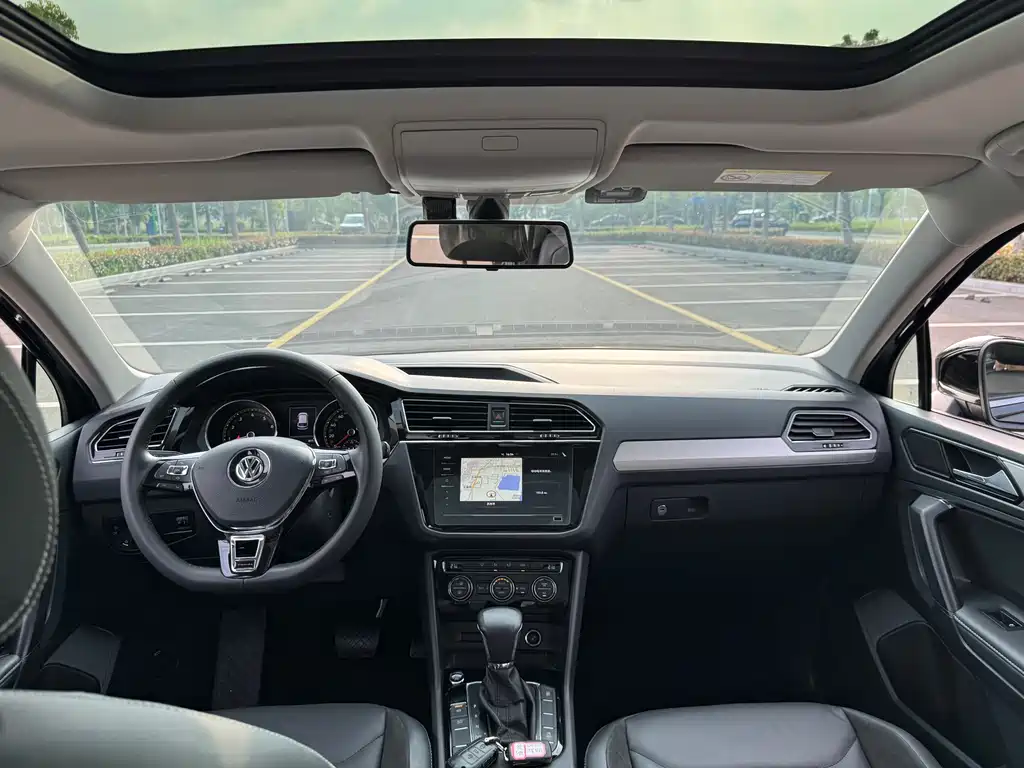 Tiguan L 2020 330TSI Automatic FWD Panorama Comfort Edition China VI