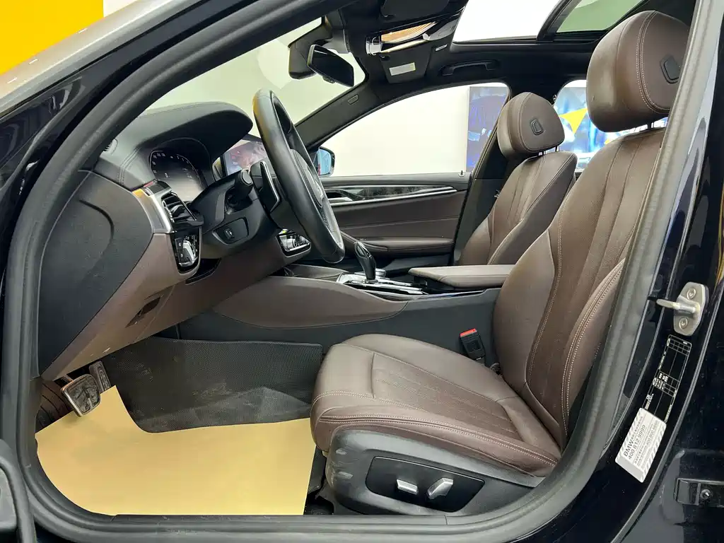 BMW 5 Series 2019 525Li M Sport Package